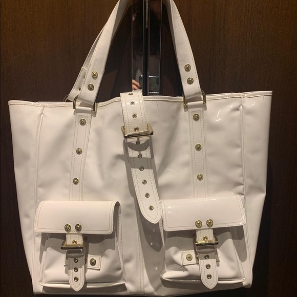 Mulberry Handbags - Like new authentic Mulberry shoulder bag